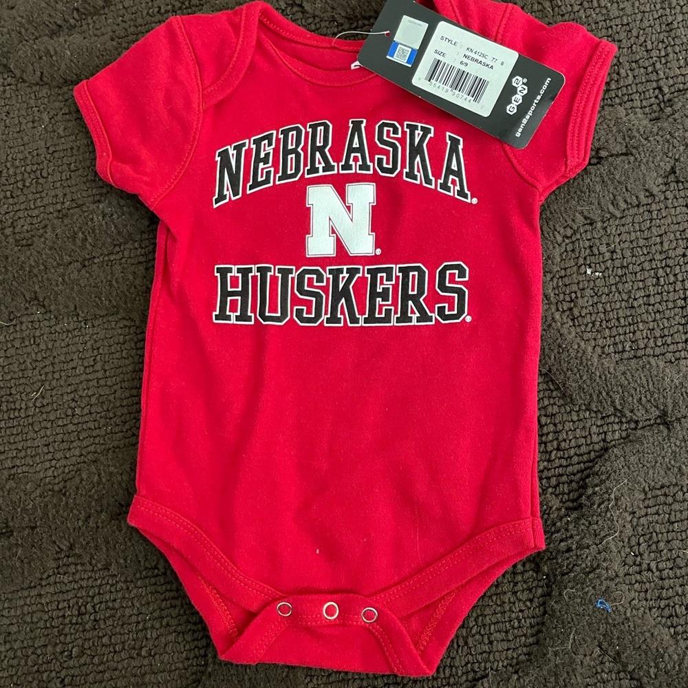 🏈NWT🔖Gen2 Baby👶Nebraska Cornhuskers Scarlet Champ Onesie Sz 6-9M🏈